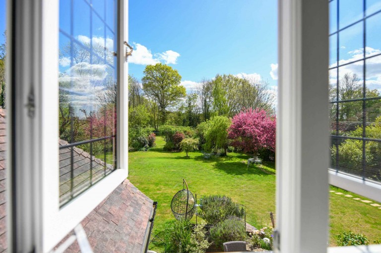 Images for Deringwood, Smarden Road, Pluckley