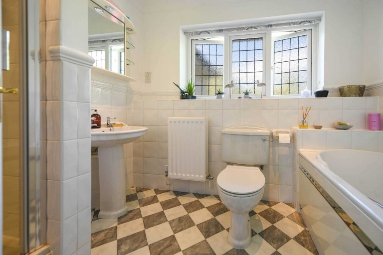 Images for Deringwood, Smarden Road, Pluckley