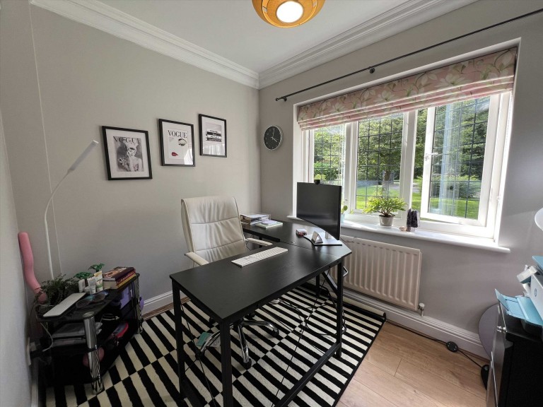 Images for Deringwood, Smarden Road, Pluckley