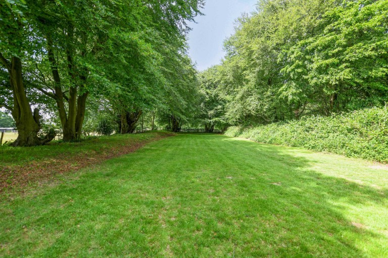 Images for Oak Tree Barn, Stalisfield Church Road, Charing