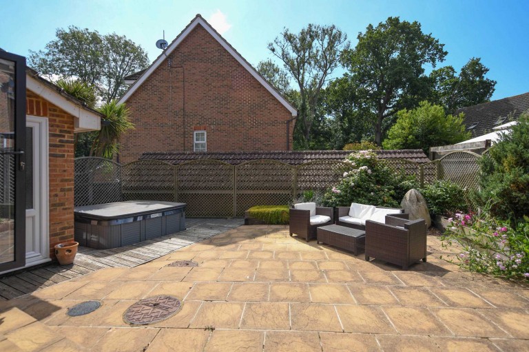 Images for Sweet Bay Crescent, Ashford