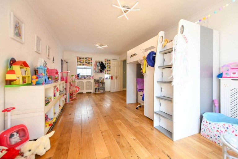 Images for Sweet Bay Crescent, Ashford