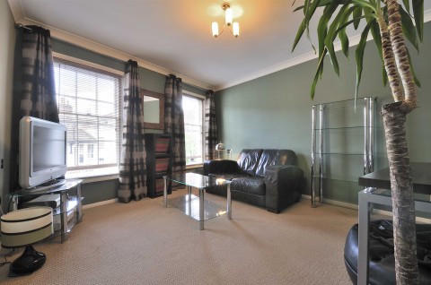Click the photo for more details of Reed House Flat, Old Ashford Road, Ashford