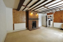 Images for Hussar Cottage, 8 Church Square, Lenham