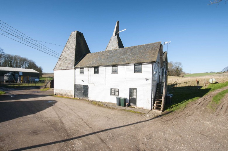 Click the photo for more details of Ground Floor Flat, Dane Court Oast, Chilham