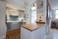 Images for Elizabethan Court, High Street, Charing