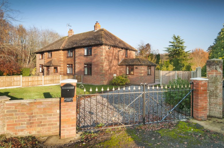 Click the photo for more details of Brook Farm Annexe, Calehill Road, Little Chart