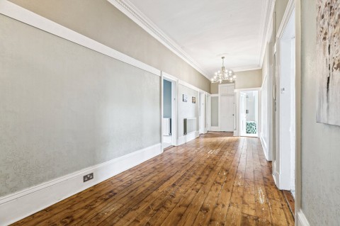 Click the photo for more details of Queens Park, Glasgow