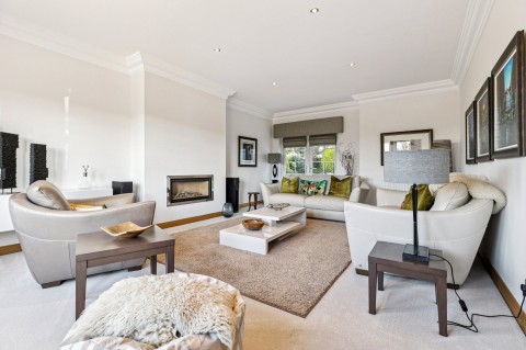 Click the photo for more details of Carmunnock, Glasgow