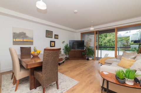Click the photo for more details of Pollokshaws, Glasgow