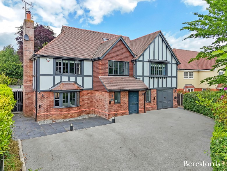 Click the photo for more details of Hutton Mount, Brentwood, Essex