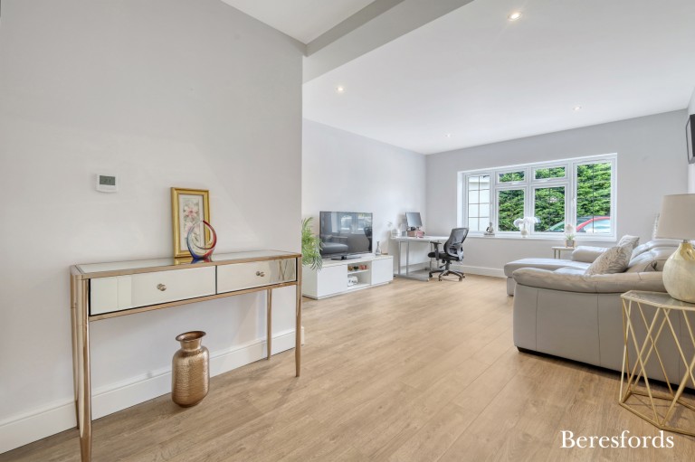 Images for Hutton Burses, Shenfield