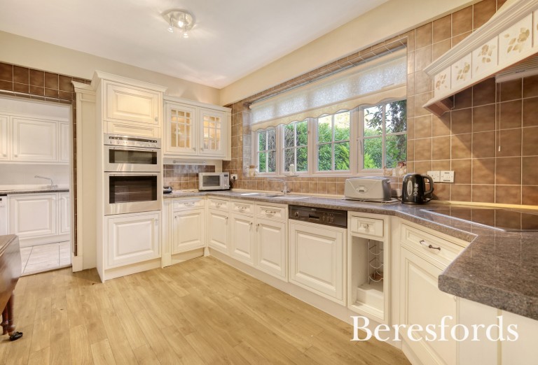 Images for Hutton Mount, Brentwood, Essex