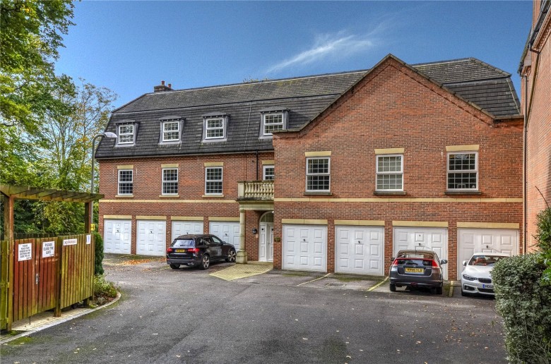 Click the photo for more details of Newitt Place, Bassett, Southampton, Hampshire, SO16