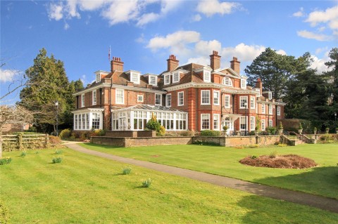 Click the photo for more details of Castle Village, Berkhamsted, Hertfordshire