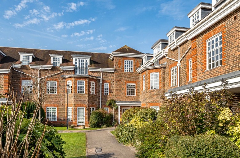 Click the photo for more details of Castle Village, Berkhamsted, Hertfordshire