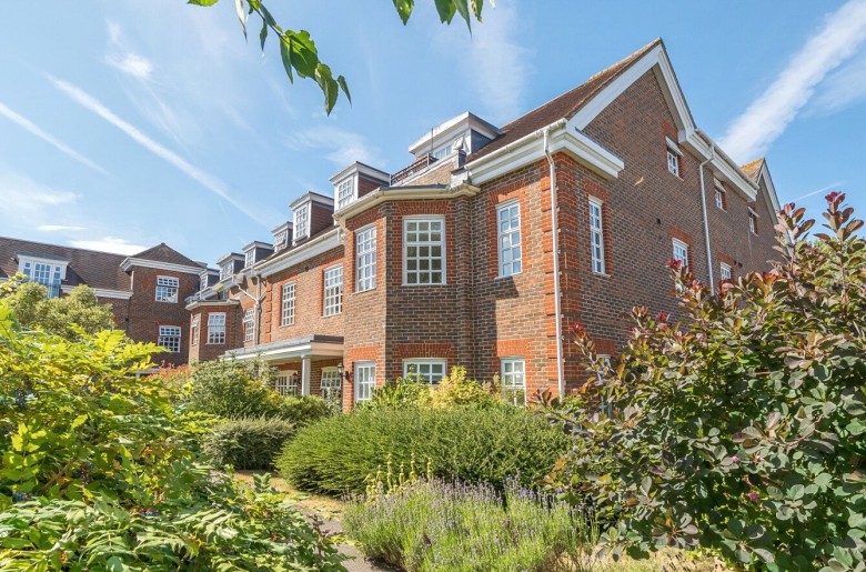 Click the photo for more details of Castle Village, Berkhamsted, Hertfordshire