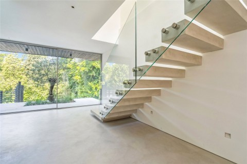 Click the photo for more details of Hemel Hempstead, Hertfordshire