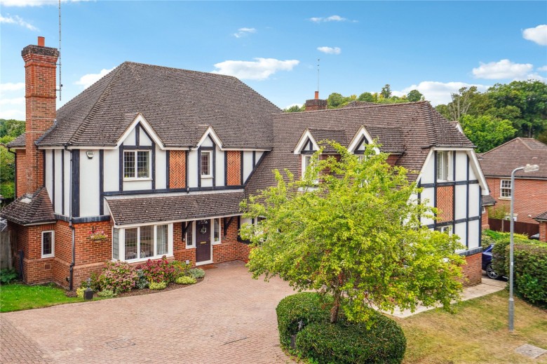 Click the photo for more details of Felden, Hemel Hempstead, Hertfordshire