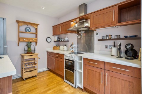 Click the photo for more details of Bovingdon, Hertfordshire