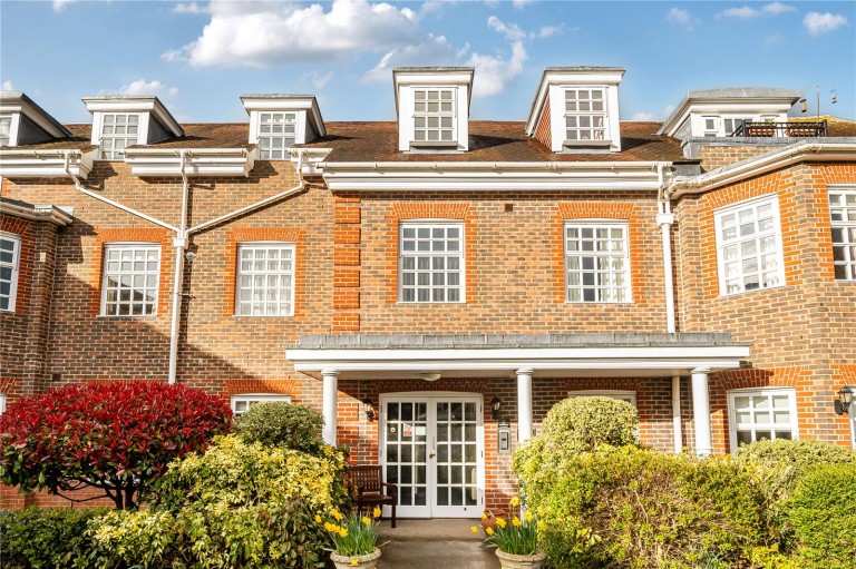 View Full Details for Castle Village, Berkhamsted, Hertfordshire