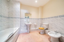 Images for Castle Village, Berkhamsted, Hertfordshire