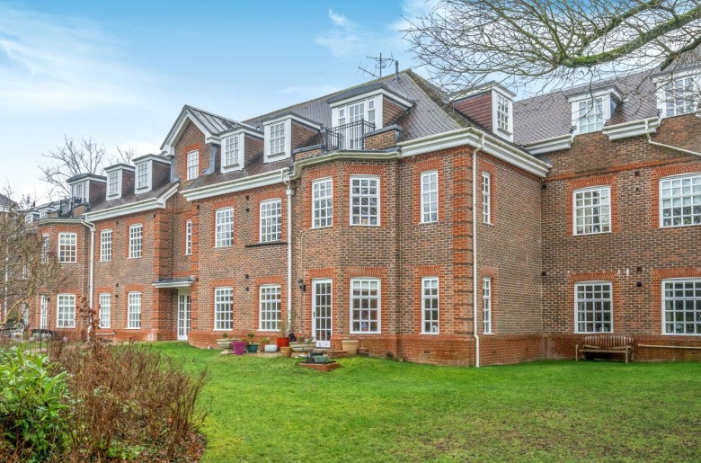 Click the photo for more details of Castle Village, Berkhamsted, Hertfordshire