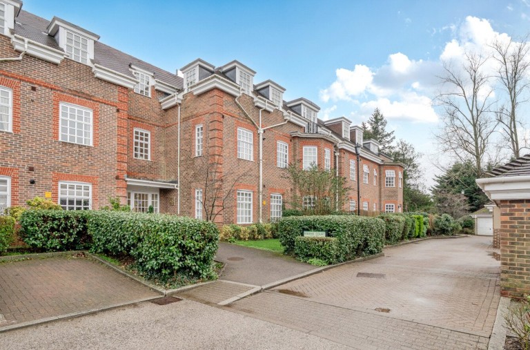 View Full Details for Castle Village, Berkhamsted, Hertfordshire