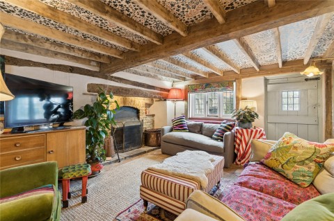 Click the photo for more details of Dagnall, Berkhamsted, Buckinghamshire