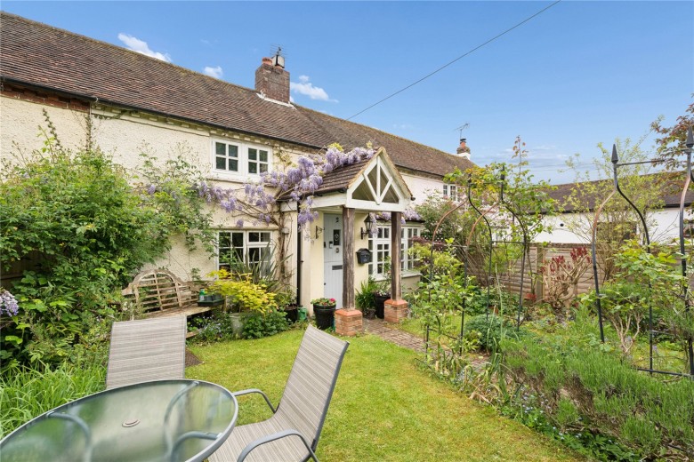 Click the photo for more details of Bovingdon, Hertfordshire