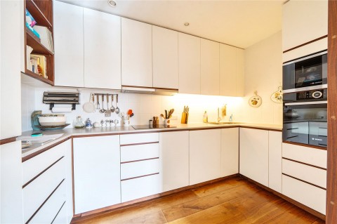 Click the photo for more details of Castle Village, Berkhamsted, Hertfordshire