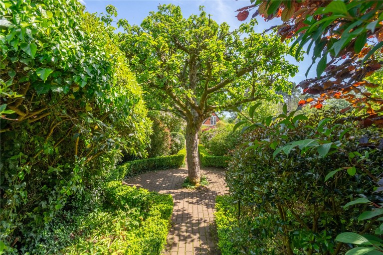 Images for Buckland Common, Tring, Buckinghamshire