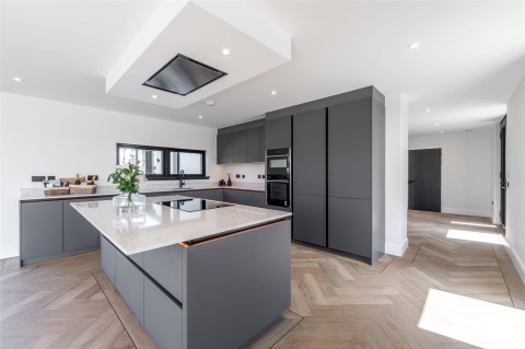 Click the photo for more details of Coupar Angus Road, By Lundie