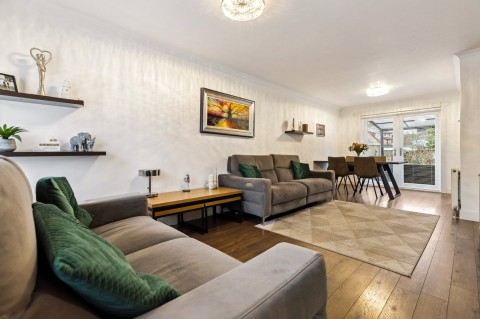 Click the photo for more details of Howwood, Johnstone