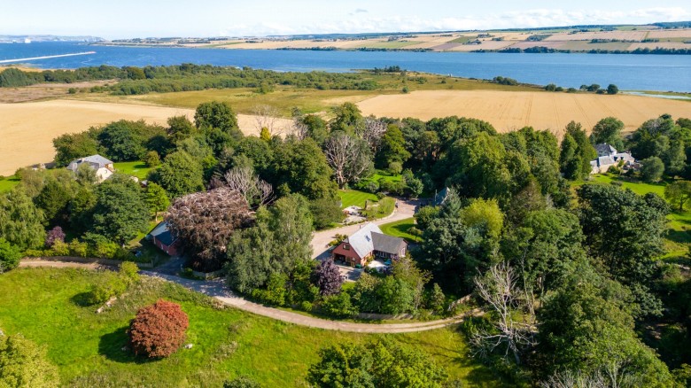 Click the photo for more details of Dingwall, Highland