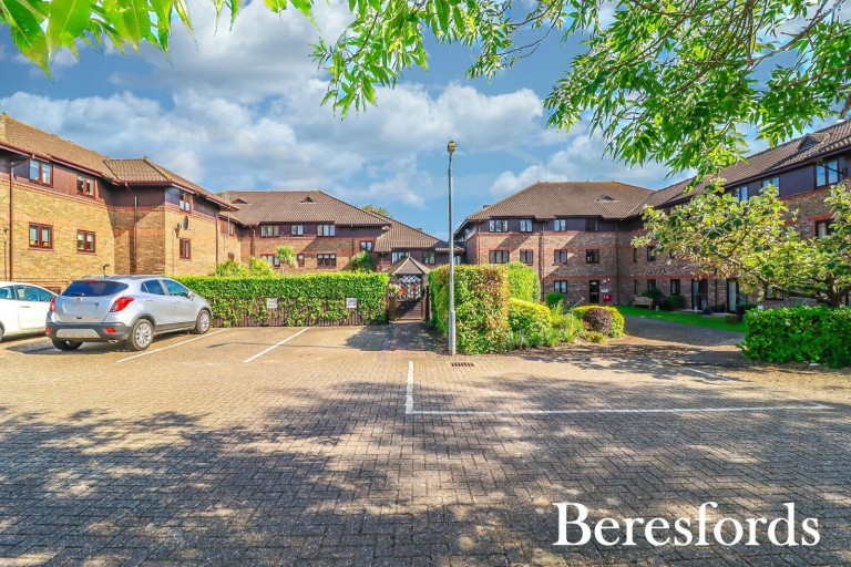 Images for Waldegrave Gardens, Upminster