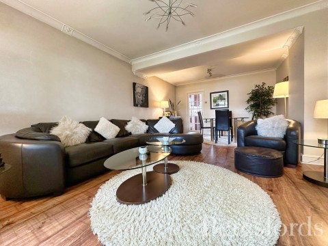 Click the photo for more details of Aveley, South Ockendon, Essex