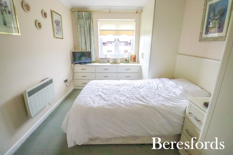 Images for Waldegrave Gardens, Upminster