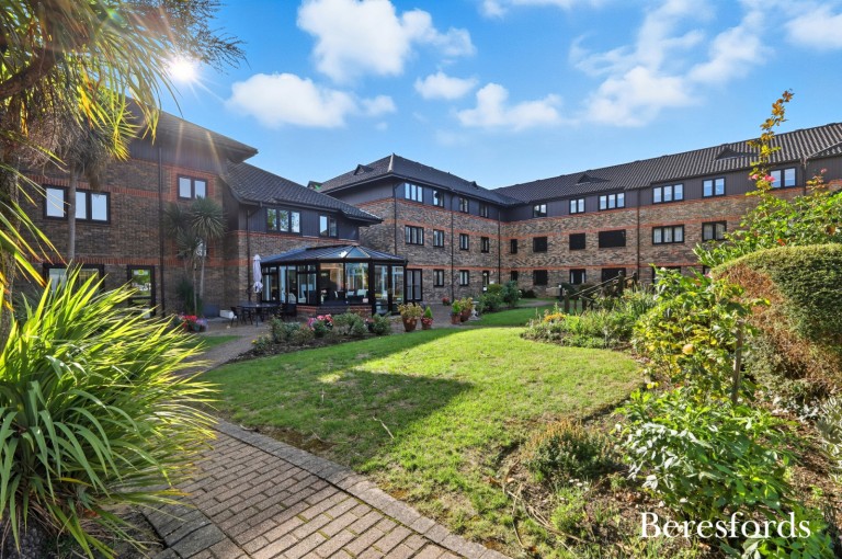 Images for Waldegrave Gardens, Upminster