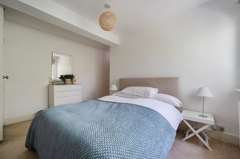 Images for Farnham Lane, Haslemere, GU27