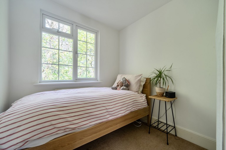 Images for Farnham Lane, Haslemere, GU27