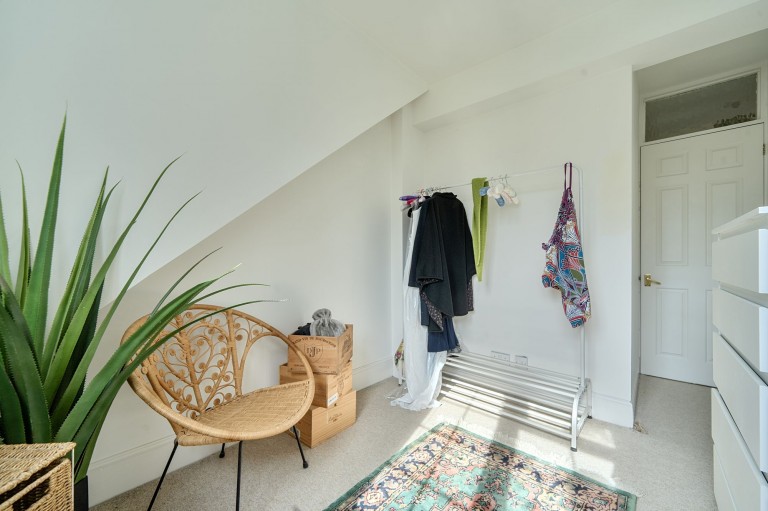 Images for Farnham Lane, Haslemere, GU27