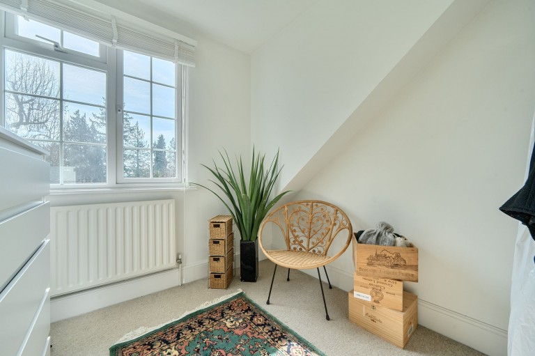 Images for Farnham Lane, Haslemere, GU27