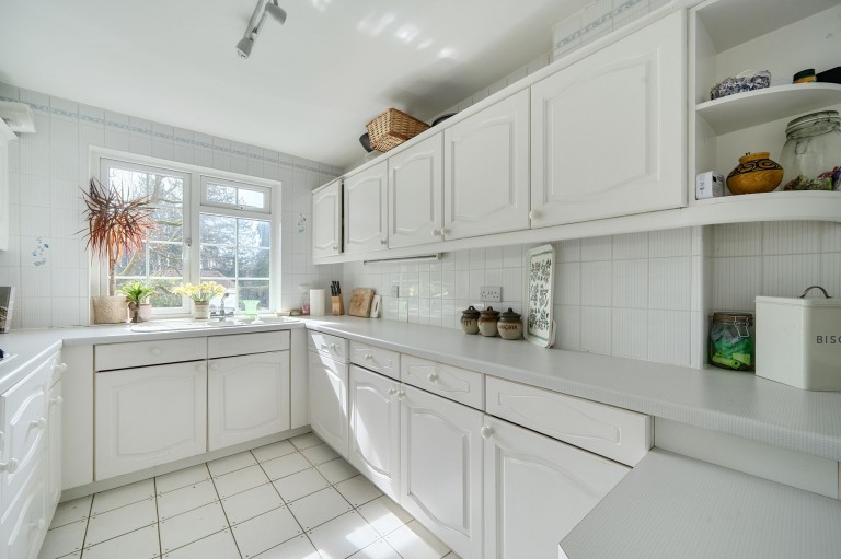 Images for Farnham Lane, Haslemere, GU27