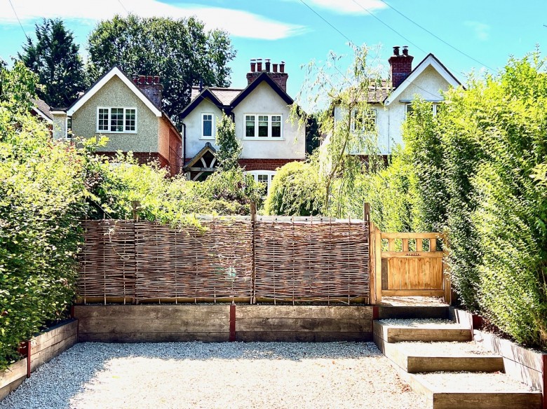 Click the photo for more details of Copse Road, Haslemere, GU27