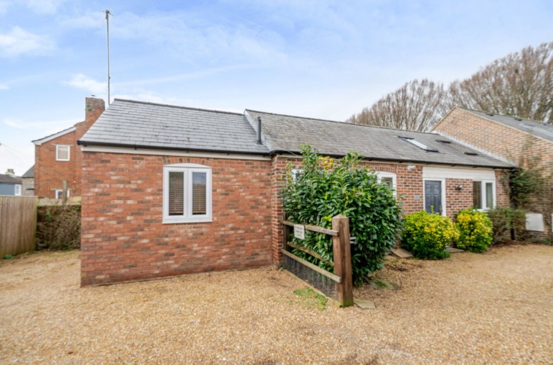 Click the photo for more details of 58 Oving Road, Chichester, PO19