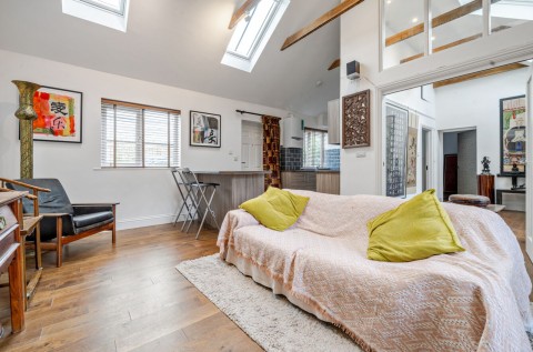 Click the photo for more details of 58 Oving Road, Chichester, PO19