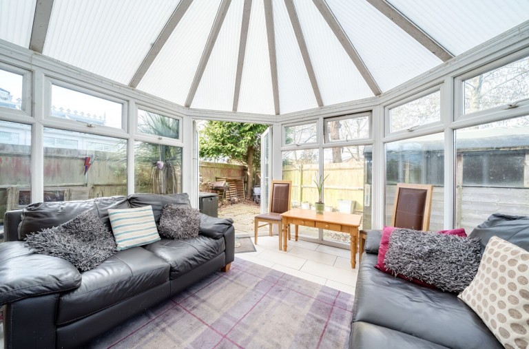 Images for Lodge Close, Middleton-On-Sea, PO22