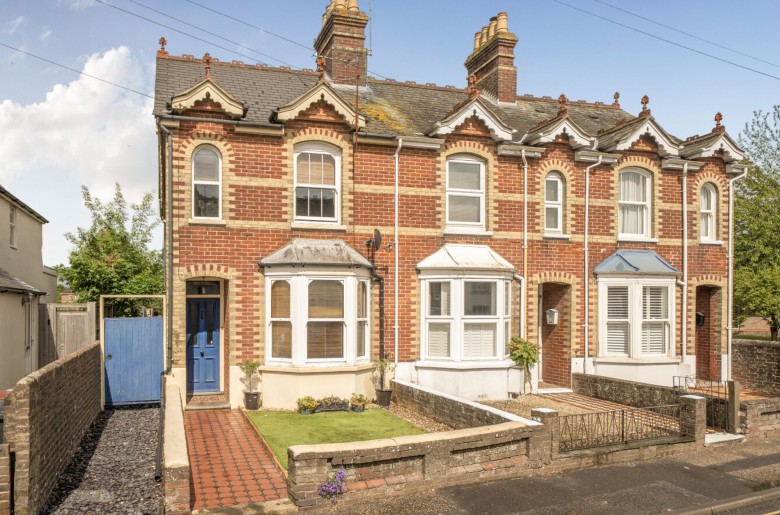 Click the photo for more details of Bognor Road, Chichester, PO19
