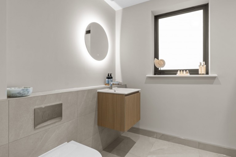 Images for Meadow View, Coolhurst Close, RH13